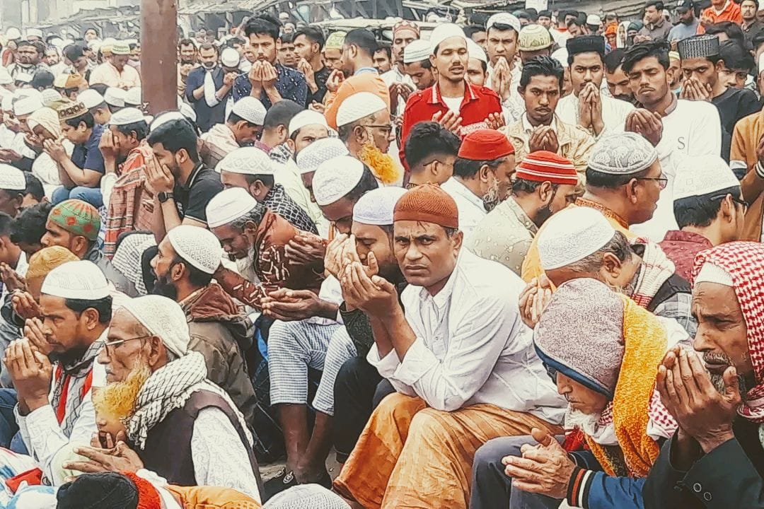 বিশ্ব মুসলিমের ঐক্য ও শান্তি কামনায় শেষ হলো ইজতেমার প্রথম পর্ব