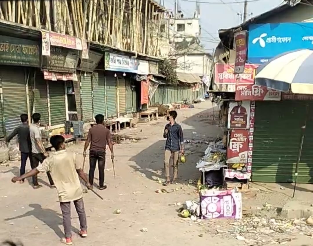 ছাত্রজনতা লড়ছে স্বৈরাচারের বিরুদ্ধে, রাজনীতিবিদরা লড়ছেন ঝুট নিয়ন্ত্রনে