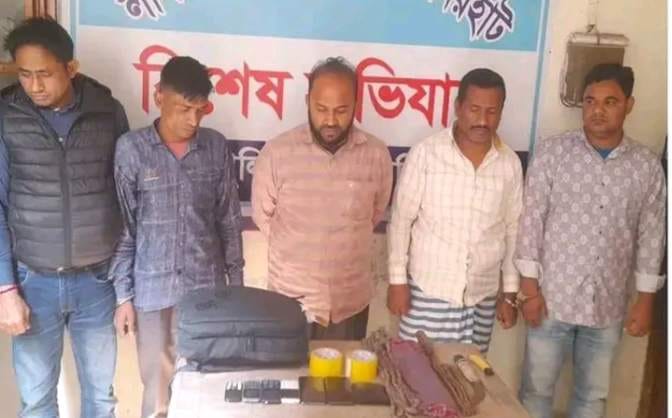 লালমনিরহাটে ডাকাত চক্রের ৫ সদস্য আটক