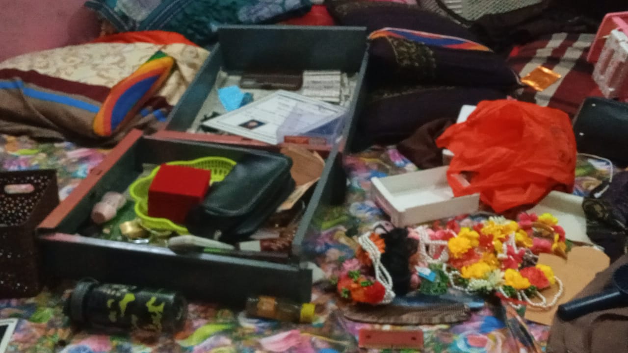 লক্ষ্মীপুরের দালাল বাজার ইউনিয়নে দুর্ধর্ষ চুরি ।