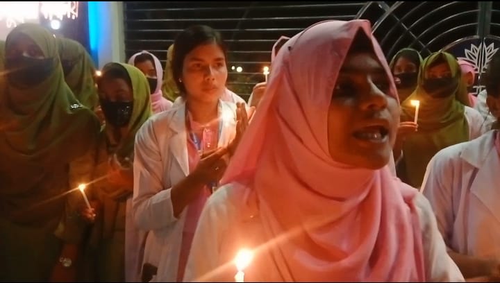 নেত্রকোনায় ডিপ্লোমা ইন নার্সিং এন্ড মিডওয়াইফারি শিক্ষার্থীদের প্রতিবাদ মিছিল