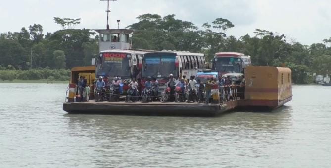 সেতুর অভাবে চরম ভোগান্তিতে পটুয়াখালীর তিন উপজেলার মানুষ
