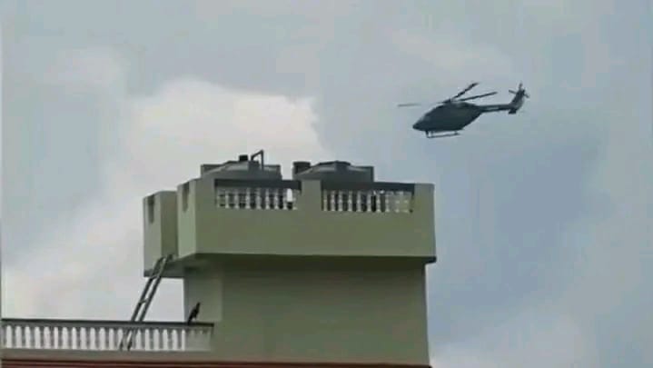 নেপালের প্রধানমন্ত্রী কেপি শর্মা অলি পদত্যাগ করে হেলিকপ্টারে করে পালালেন।
