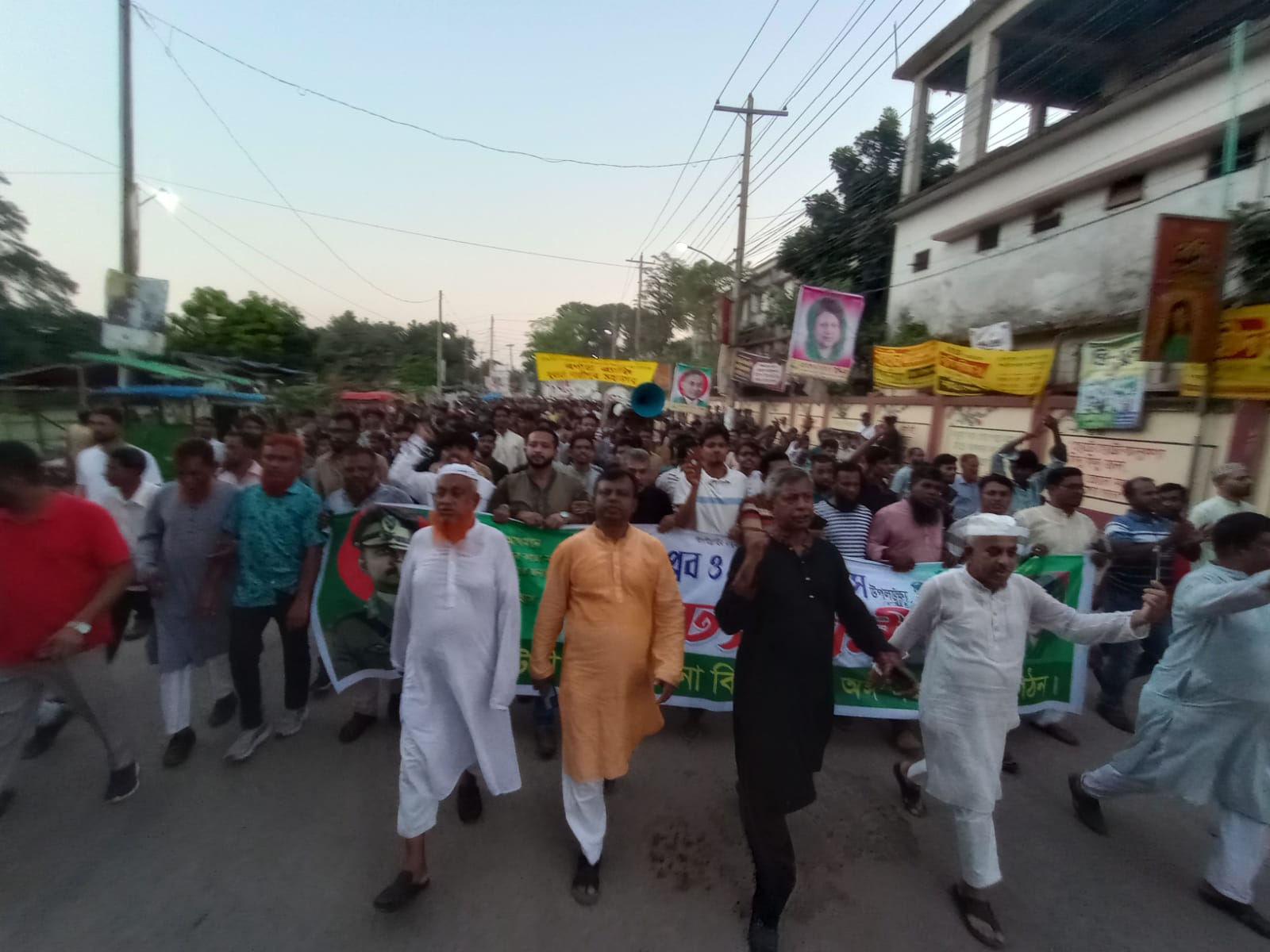 বিপ্লব ও সংহতি দিবস: গাজীপুরে প্রভাষক বশির উদ্দিনের নেতৃত্বে বর্ণাঢ্য র‍্যালী ও শোভাযাত্রা।