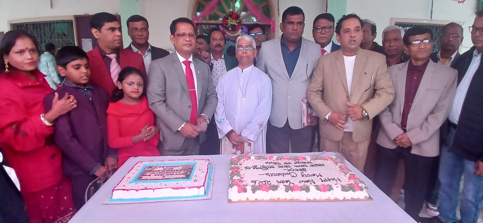 পূবাইলে ধর্মীয় ভাবগাম্ভীর্য পরিবেশে বড়দিন উদযাপন