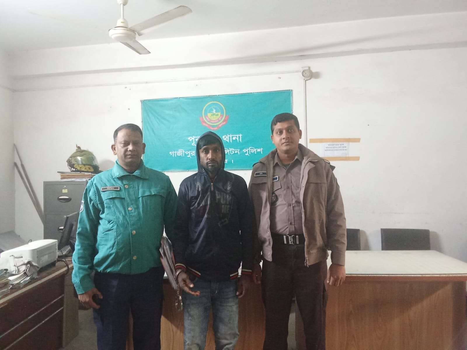 পূবাইলে দুষ্কৃতিকারীর আঘাতে ক্ষতবিক্ষত কসাইয়ের মাথা ও শরীর।
