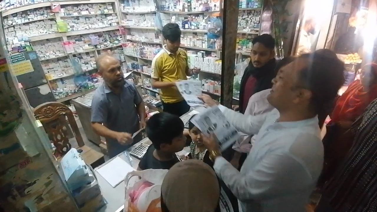 গাজীপুর–২ আসনে সতন্ত্র প্রার্থী জিত বড়ুয়ার ফুটবল মার্কার ব্যাপক গণসংযোগ