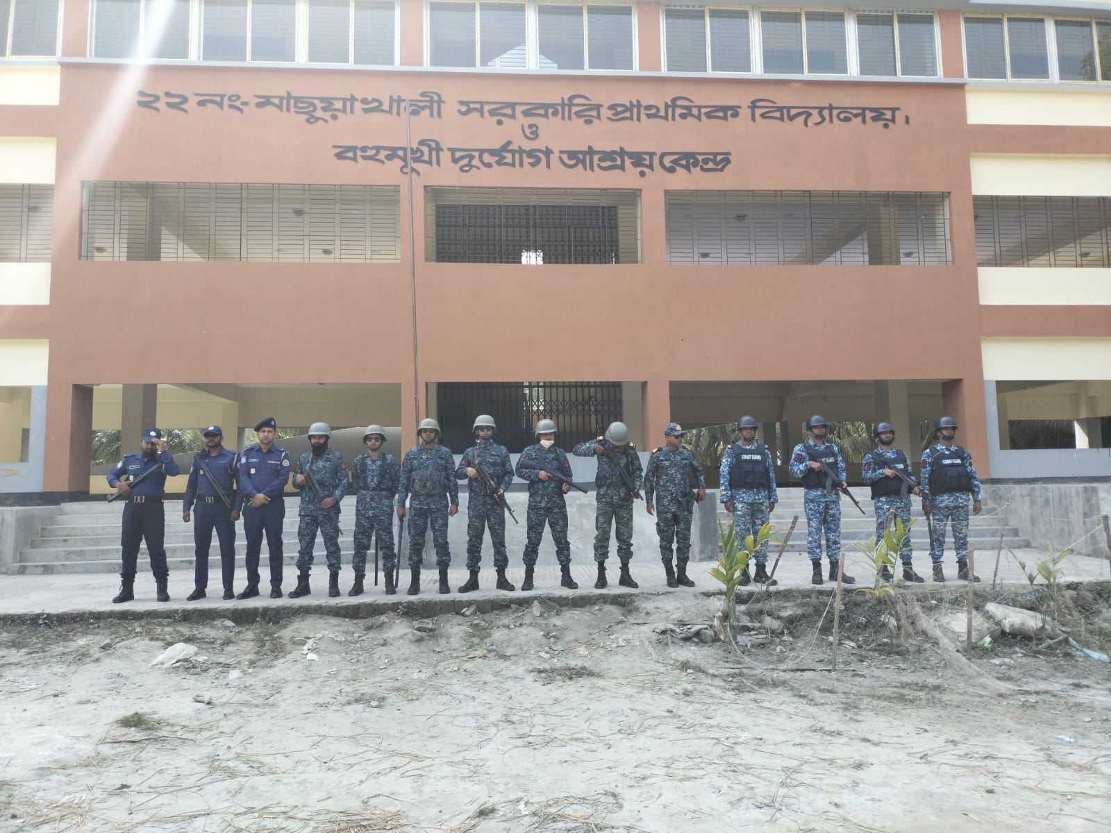 ভোলর মনপুরা ৫নং কলাতলী ইউনিয়নে ফুট পেট্রোলিং যৌথ অভিযান