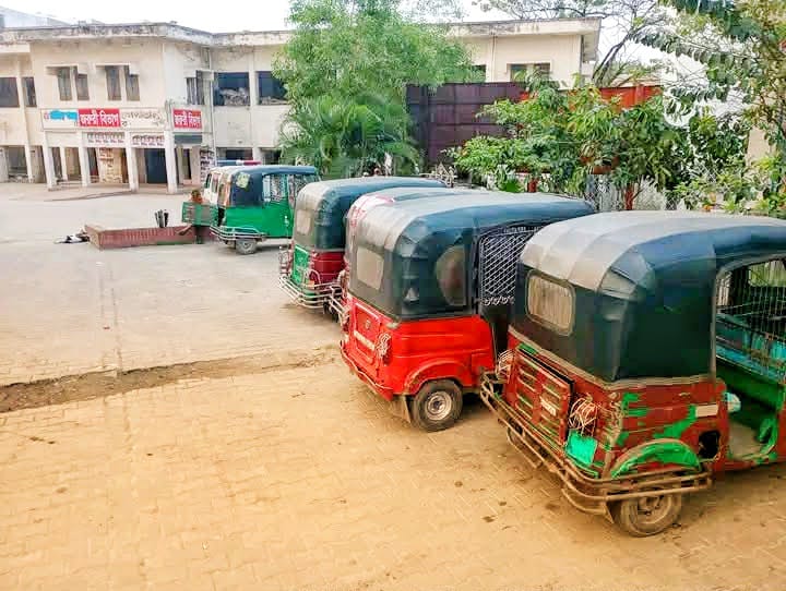 টঙ্গীসরকারি হাসপাতালের মতো একটি গুরুত্বপূর্ণ সেবামূলক প্রতিষ্ঠানের ভেতরে যদি অবৈধভাবে সিএনজি স্ট্যান্ড/গ্যারেজ গড়ে ওঠেছে