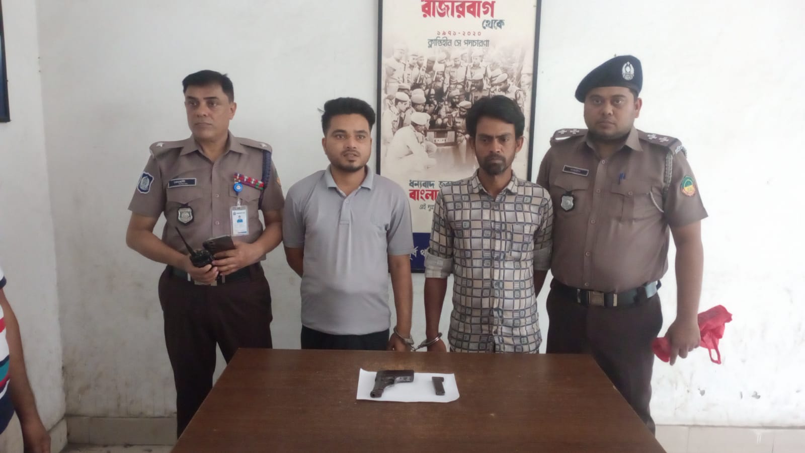টঙ্গীতে বিদেশি পিস্তলসহ গ্রেফতার ২