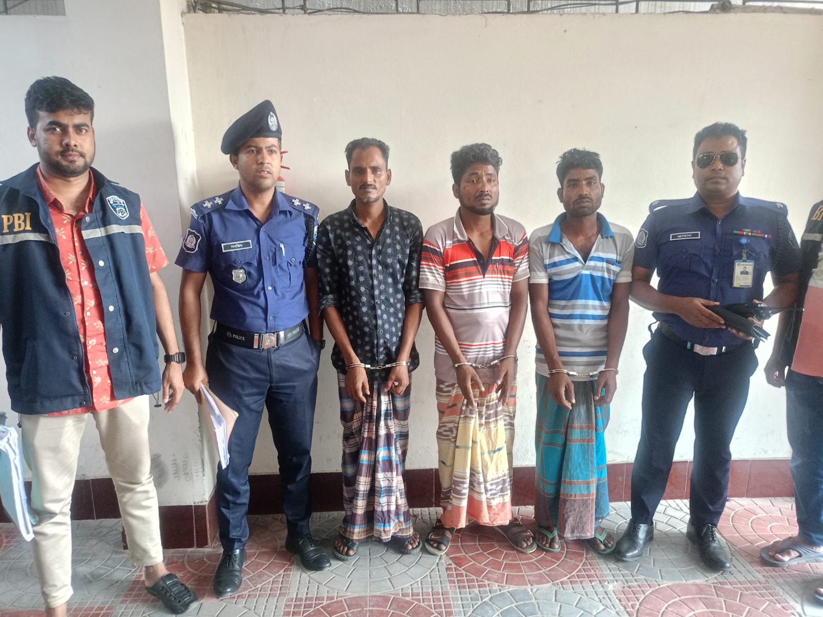 গাজীপুর পূবাইলের মেঘডুবি কুলসুম হত্যাকান্ডের রহস্য উন্মোচন, আটক ৩