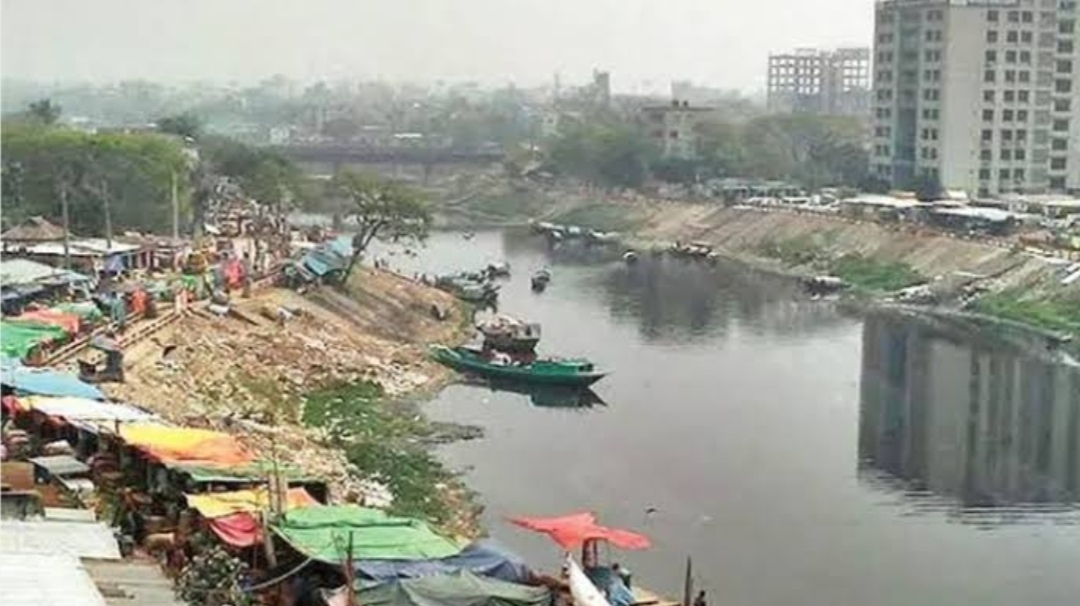 গাজীপুরে টঙ্গীতে তলিয়ে যাওয়া বন্ধুকে বাঁচাতে গিয়ে প্রাণ গেল দুই কিশোরে।